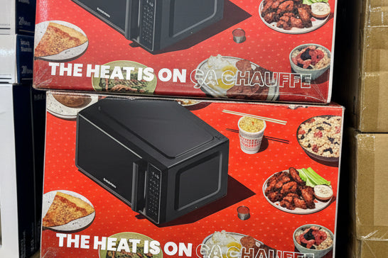 Chefman Countertop Microwave Oven 0.7 and 9 Cu. Ft., 700 Watts with 10 Power Levels, 6 Cooking Presets with One-Touch Express Cook, Eco Mode, Child Safety Lock, & Mute Button - Black - BRAND NEW