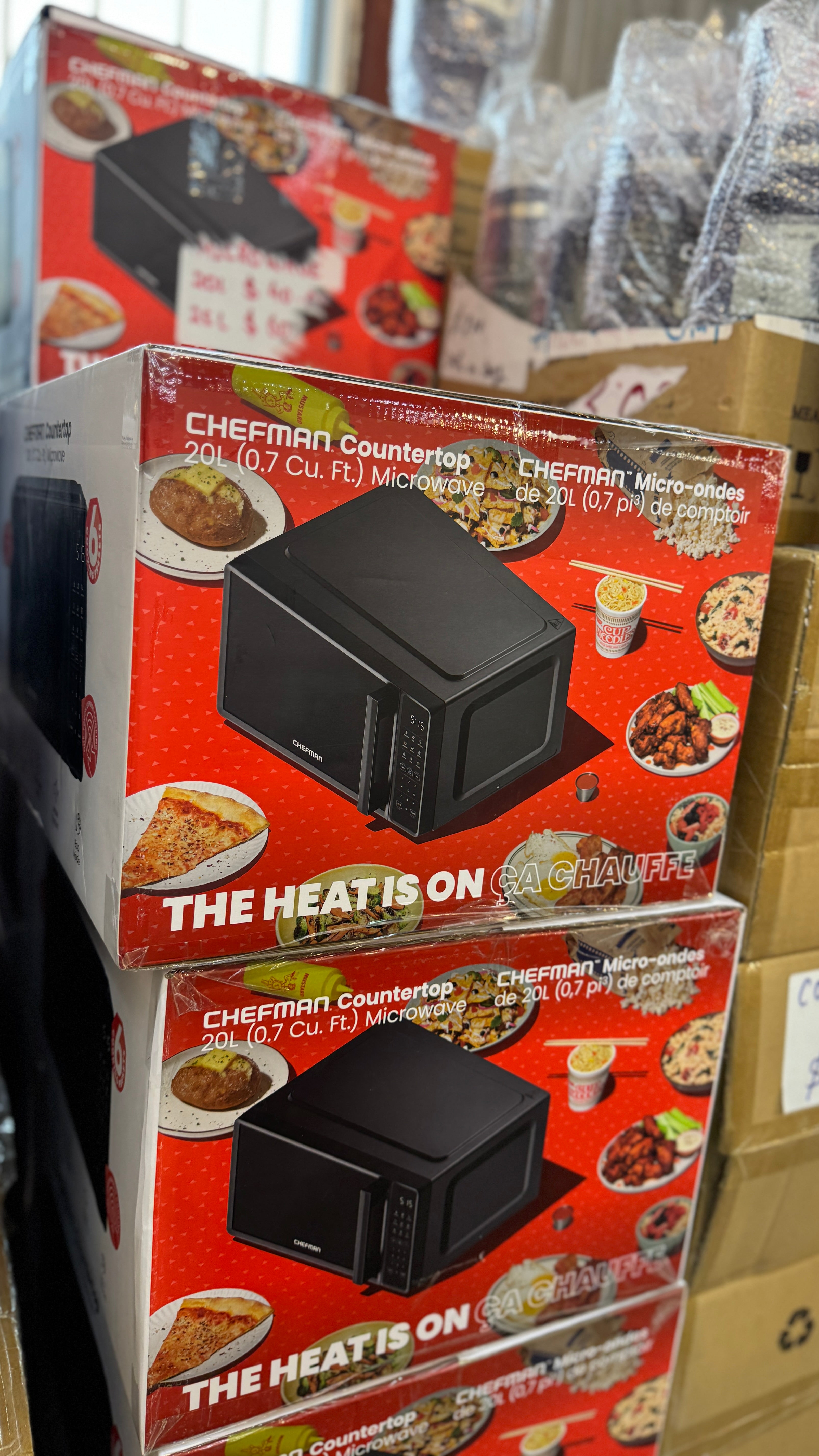 Chefman Countertop Microwave Oven 0.7 and 9 Cu. Ft., 700 Watts with 10 Power Levels, 6 Cooking Presets with One-Touch Express Cook, Eco Mode, Child Safety Lock, & Mute Button - Black - BRAND NEW