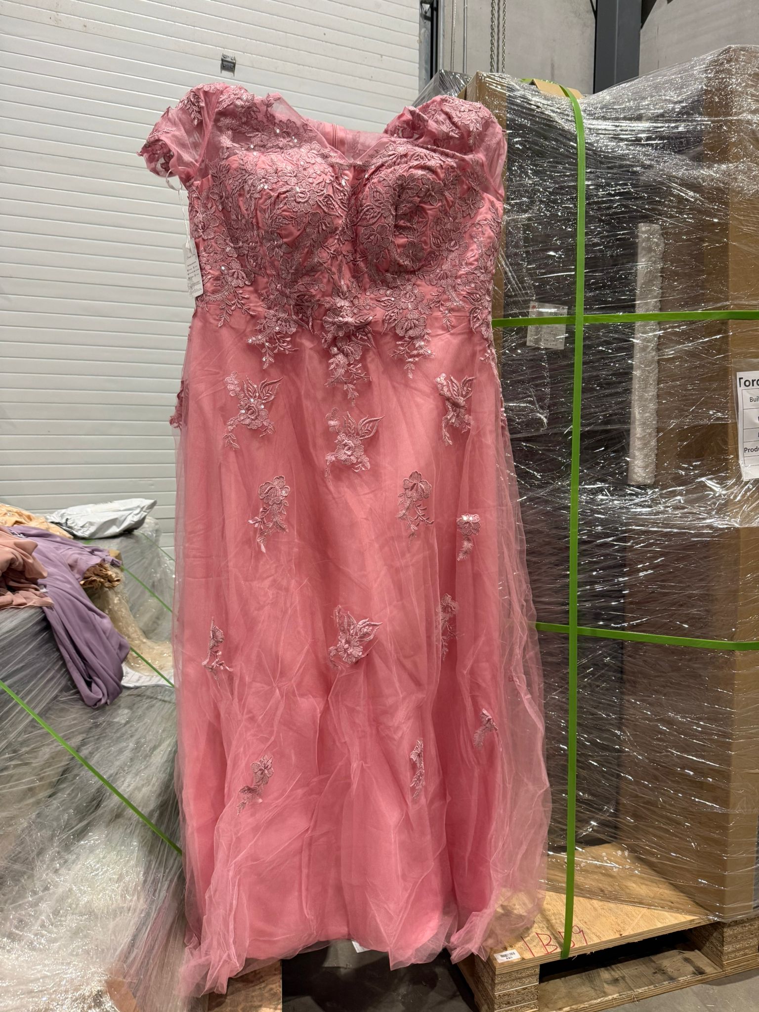 BRAND NEW PARTY WEAR DRESSES AT $9 CAD/5600 UNITS MIXED  SIZES FOB GTA, ONTARIO CANADA