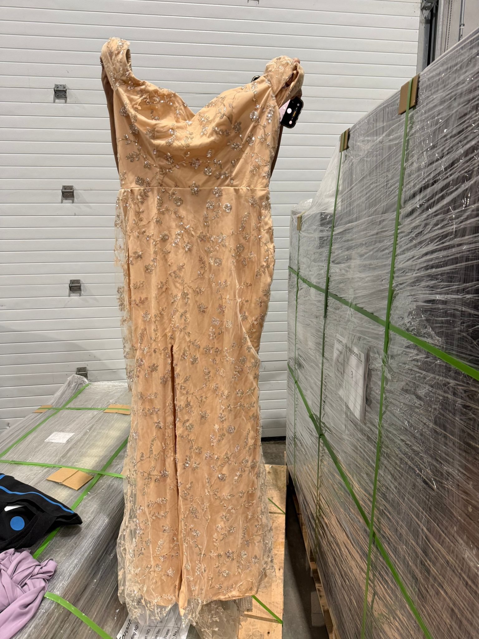 BRAND NEW PARTY WEAR DRESSES AT $9 CAD/5600 UNITS MIXED  SIZES FOB GTA, ONTARIO CANADA